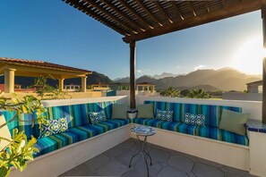 House, 3 Bedrooms | Balcony