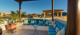 Casa De Amigos by Casago