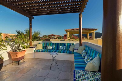 Casa De Amigos by Casago