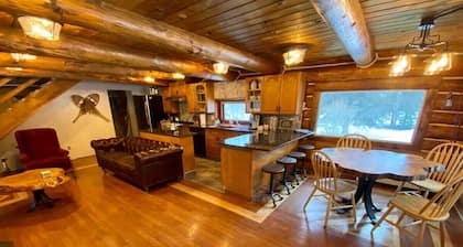 Lazy Bear Retreat at Talkeetna Lodge