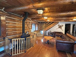 TV, fireplace, Netflix, Hulu