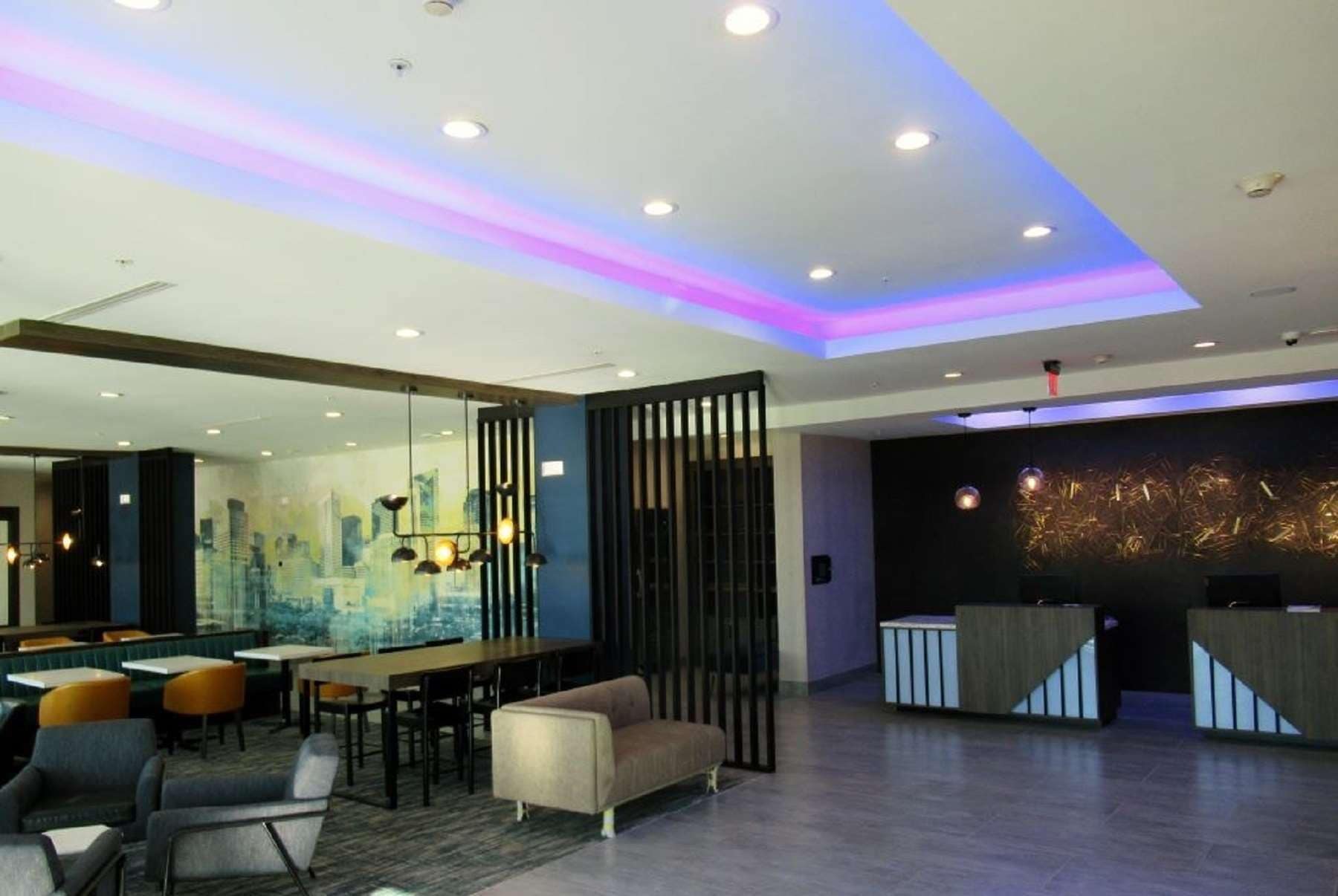 Photo - La Quinta Inn & Suites by Wyndham Dallas/Fairpark