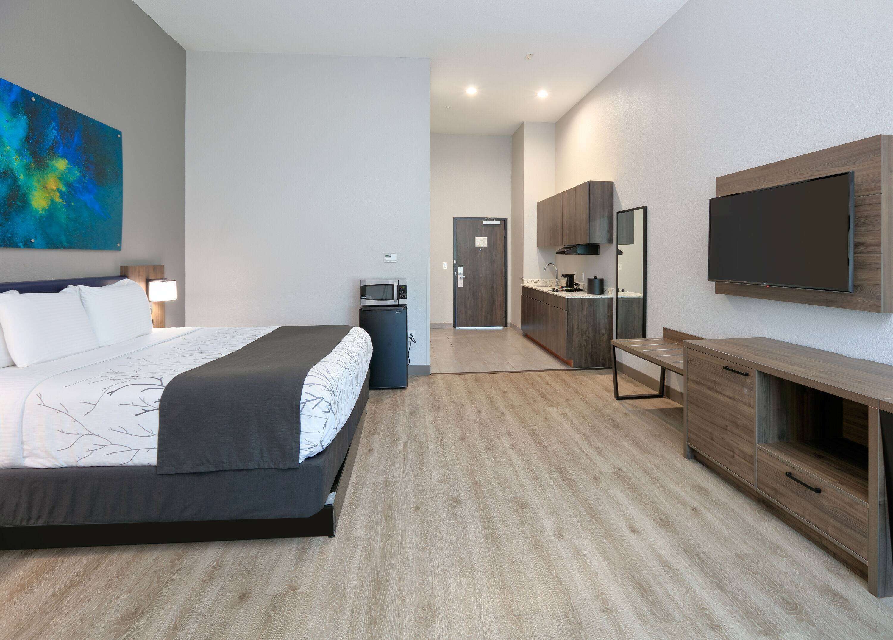Photo - La Quinta Inn & Suites by Wyndham Dallas/Fairpark