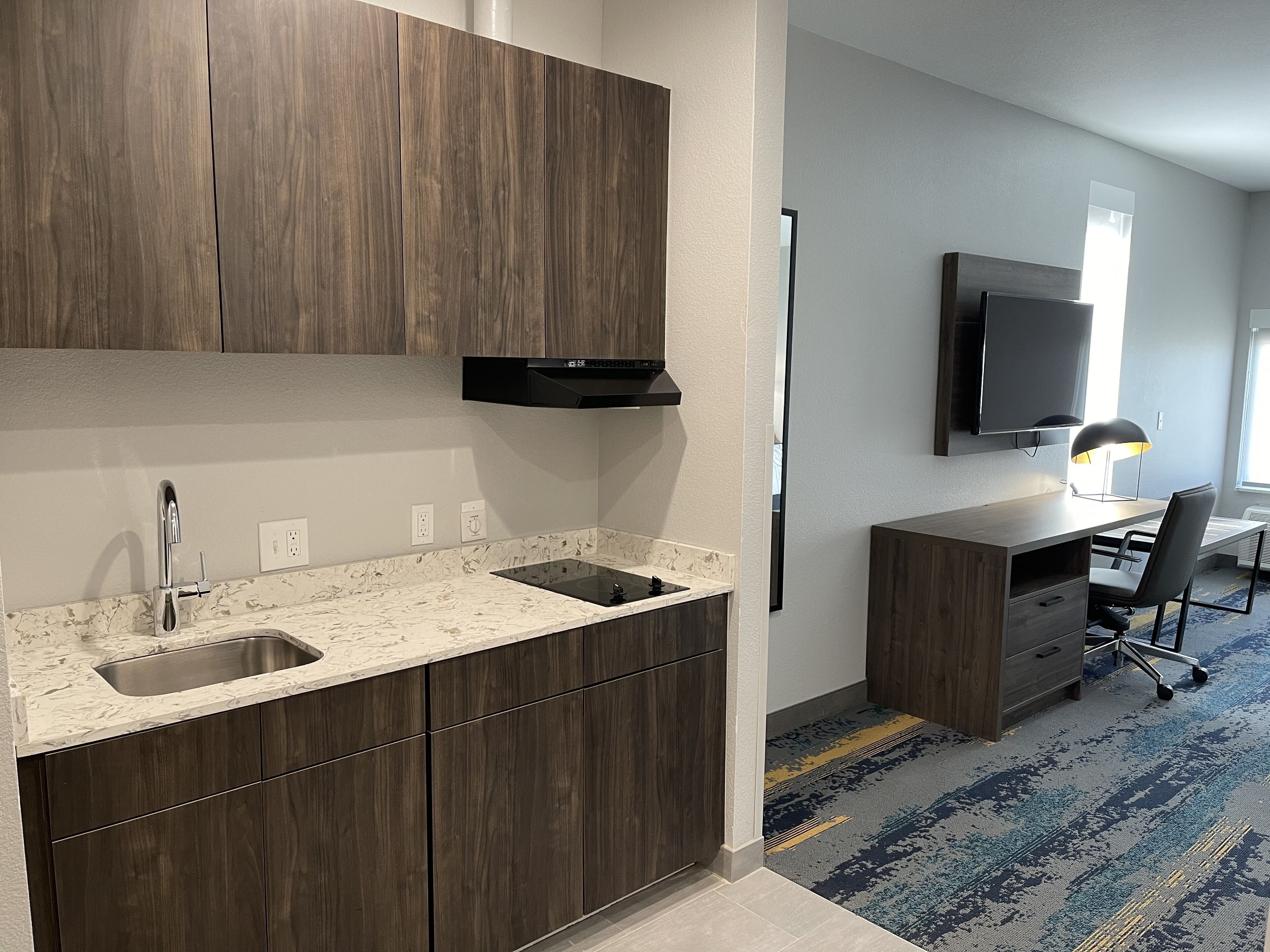 Desk, laptop workspace, free WiFi, bed sheets