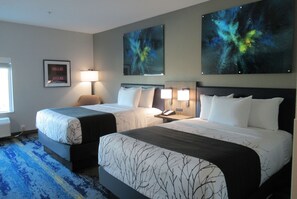Desk, laptop workspace, free WiFi, bed sheets - La Quinta Inn & Suites by Wyndham Dallas/Fairpark (Dallas)