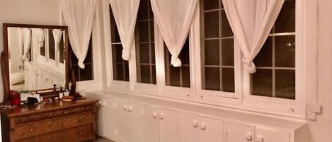 1 chambre, bureau, Wi-Fi, draps fournis