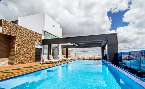  Cozy 2BED & 2Baths - POOL Rooftop - GYM    