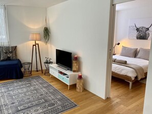 2 bedrooms, travel cot, free WiFi, bed sheets
