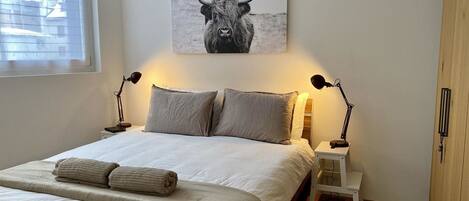 2 slaapkamers, reisbedje, gratis wifi, beddengoed