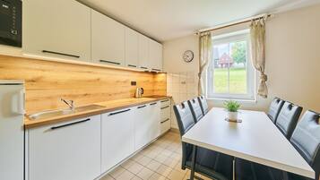 Fridge, microwave, dishwasher, highchair