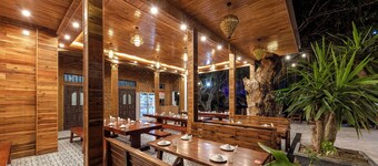 ทัมคอกร็อคกี้บังกะโล