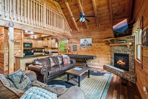 Smart TV, fireplace