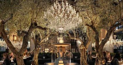Elegant Napa Escape | Walk to Wineries & Dining