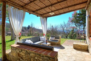 Terrace/patio - Private Villa with A/C, private pool, WIFI, TV, patio, panoramic view, close to Greve In Chianti (Castellina In Chianti)