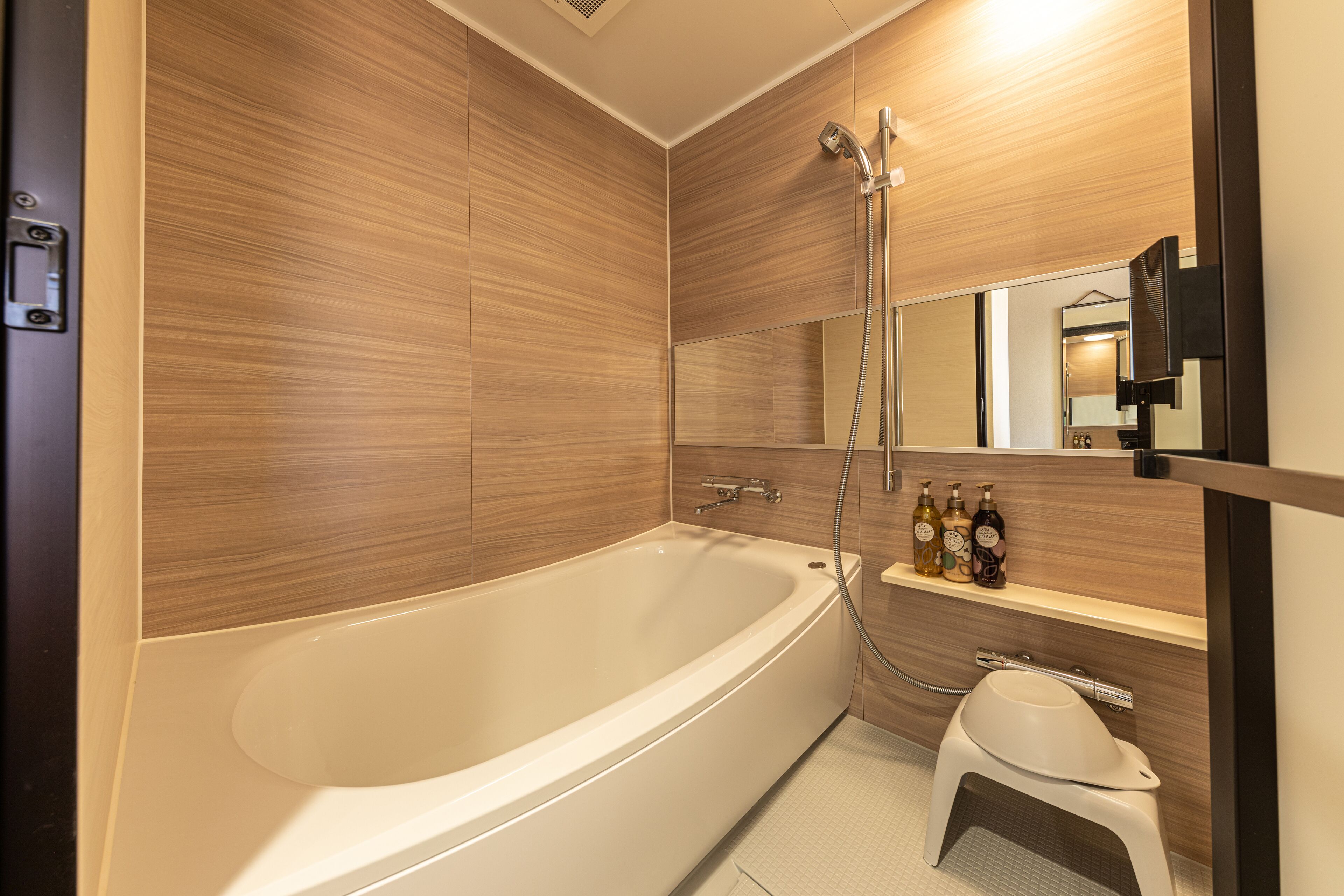 moderate twin | bathroom | free toiletries, hair dryer, slippers, electronic bidet