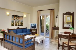 Villa, 3 Bedrooms to Villa, 3 Bedrooms (AGGELOS - KYRIAKOS) | Salle de séjour