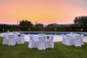 Outdoor banquet area - Nymfes Villas (Ermionida)