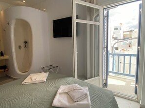 Junior Suite, Balcony, City View | Premium bedding, minibar, soundproofing, iron/ironing board - Casa Centro Suites Mykonos (Mykonos)