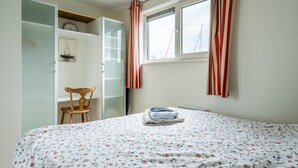 House, 2 Bedrooms, Kitchen - Family & Friends Houseboat (Langweer)