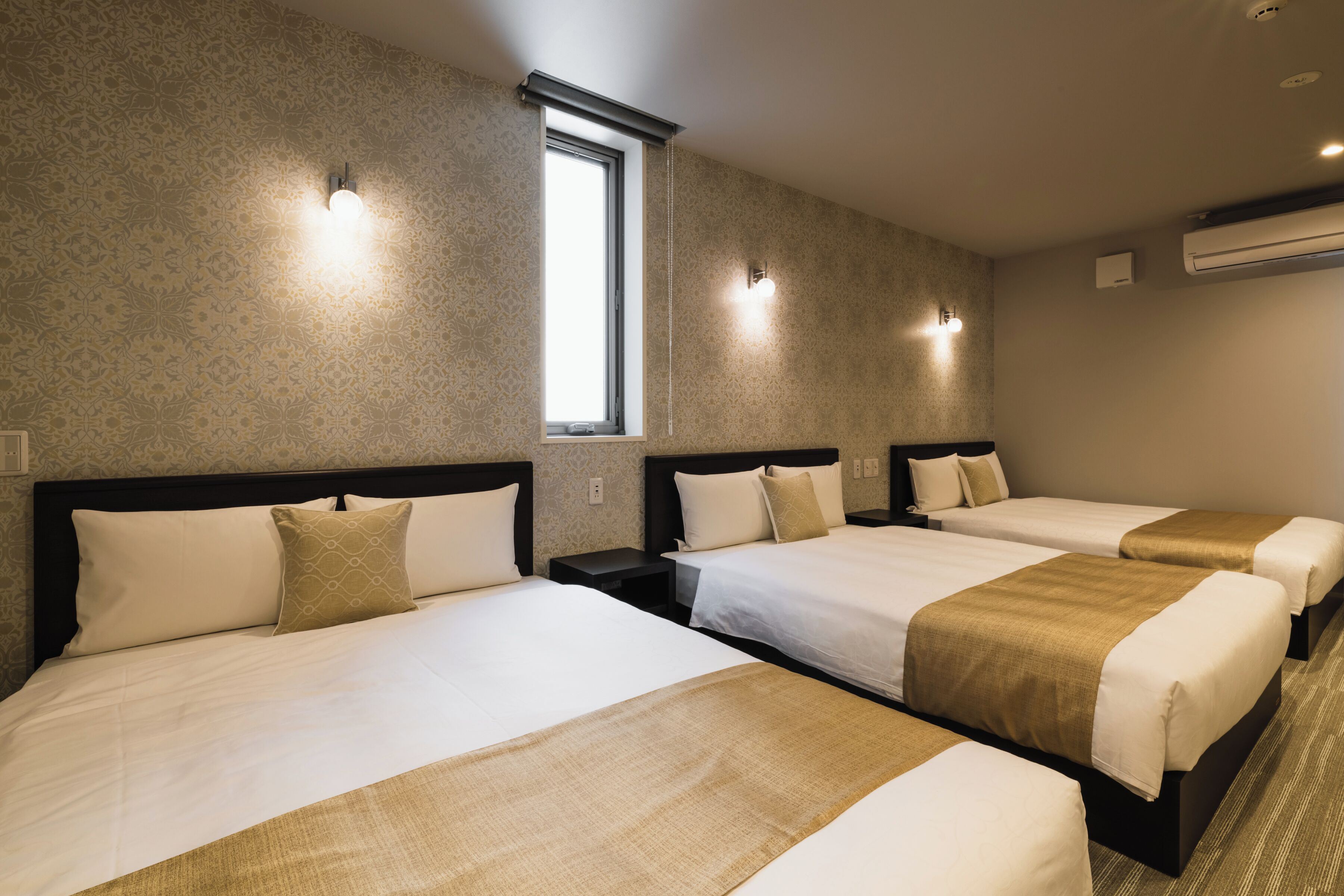 Superior Room, Non Smoking (C) | Desk, free WiFi, bed sheets