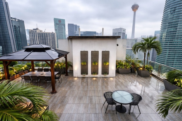 Huone, 4 makuuhuonetta (SKY Penthouse) | Parveke