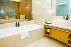 Bathroom - Cormar Suites Kuala Lumpur (Kuala Lumpur)