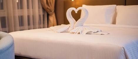 Premier Studio Suite | Premium bedding, pillowtop beds, in-room safe, desk