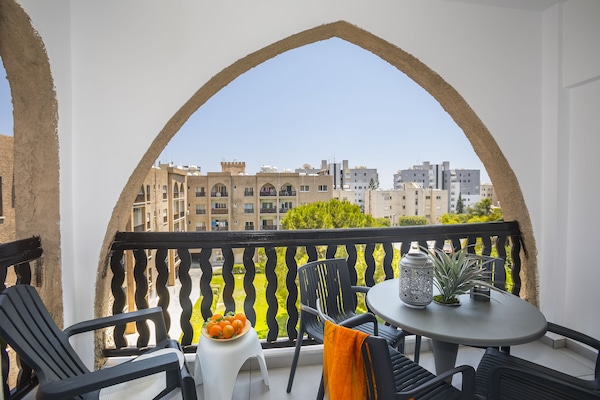 Hipster Two-Bedroom Apartment (D418) | Vue depuis le balcon