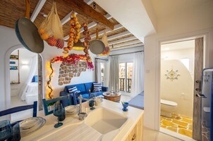 Hypo-allergenic bedding, in-room safe, individually decorated