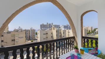 Pop Art Indulgence Studio (A402) | Balcony view