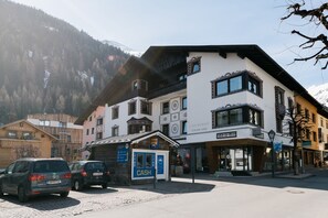 Front of property - Appartement Christine by Skinetworks (Sankt Anton am Arlberg)