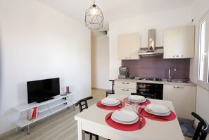 Appartement, 2 slaapkamers | Dineren op de kamer