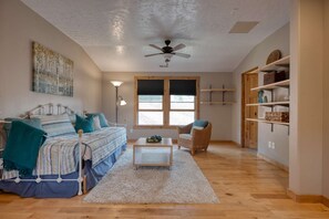 3 Schlafzimmer, Bügeleisen/Bügelbrett, WLAN, Bettwäsche