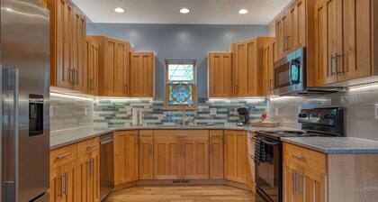 Charming North End Haven | Walk to Downtown & Hyde Park | Enjoy Outdoor Patio & Backyard w/ Your Dog
