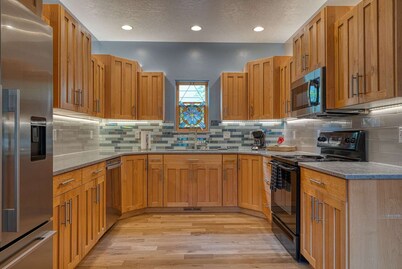 Charming North End Haven | Walk to Downtown & Hyde Park | Enjoy Outdoor Patio & Backyard w/ Your Dog