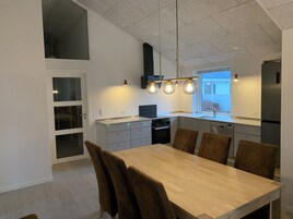 公寓 | 私人厨房 | 茶具/咖啡用具、电热水壶、高脚椅