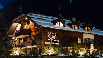 Front of property – evening/night