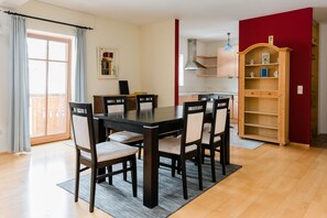 Leilighet, balkong | Eget kjøkken