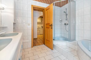 Apartment, 2 Schlafzimmer (7 Guests) | Badezimmer | Handtücher
