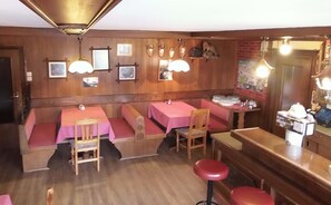 Free daily buffet breakfast  - Hotel-Pension Götschlhof by Skinetworks (Schladming)