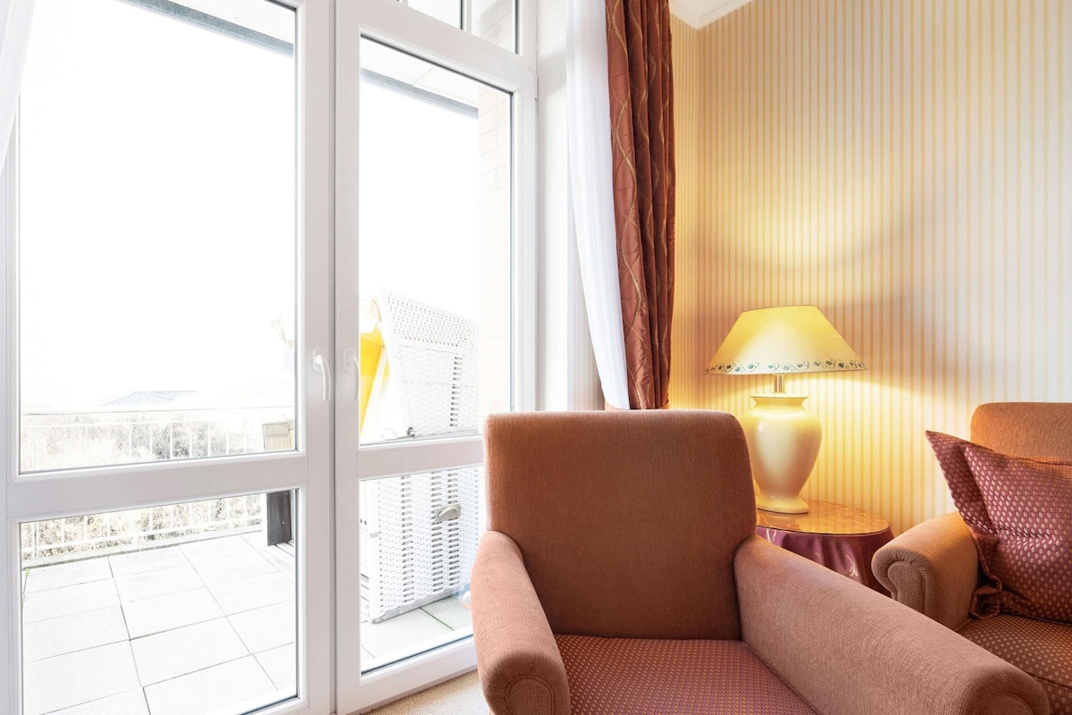 Superior Room, 1 Queen Bed, Balcony | Minibar, in-room safe, desk, blackout drapes