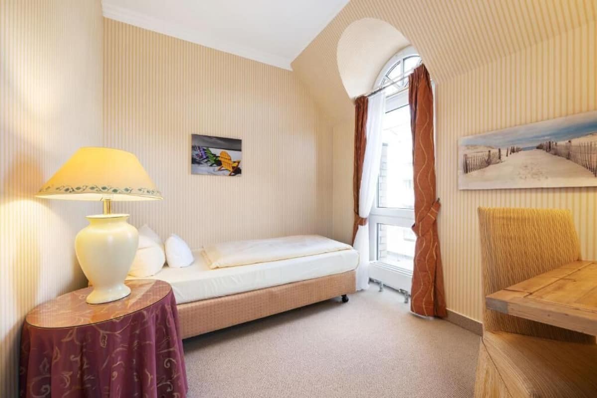 Single Room, Balcony, City View | 2 bedrooms, in-room safe, blackout drapes, free WiFi
