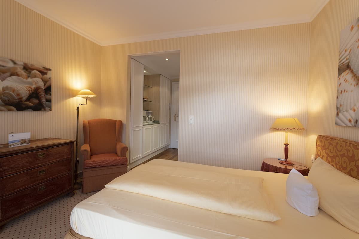 2 bedrooms, in-room safe, blackout drapes, free WiFi