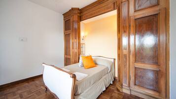 3 Schlafzimmer, Zimmersafe, Bügeleisen/Bügelbrett, WLAN