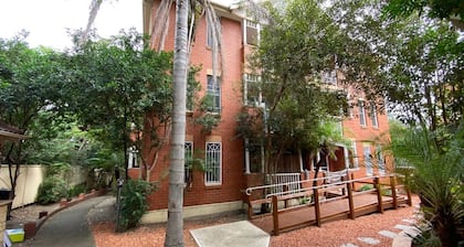 Convenient Family Home ,2 minutes walk to Station and Westfield