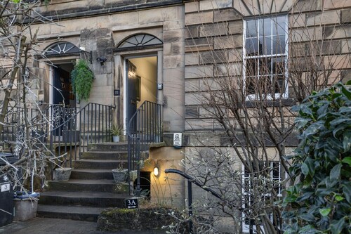 3 Allan Park · The Stirling Townhouse