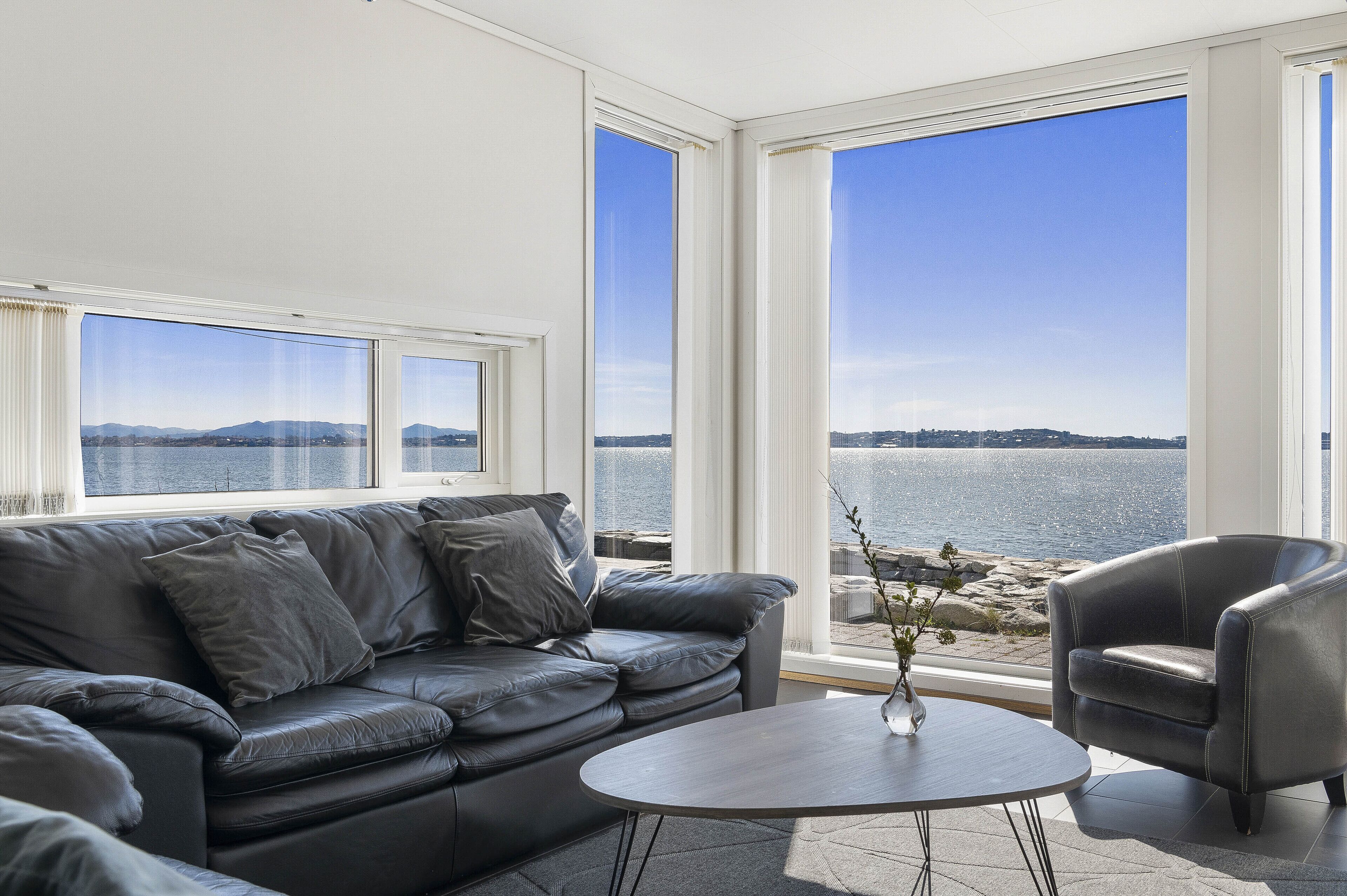 Allergitestet sengetøy, skrivebord, lydisolert og wi-fi (inkludert)