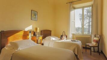 6 bedrooms, iron/ironing board, travel crib, free WiFi