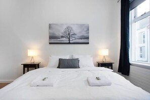 2 makuuhuonetta, silitysrauta/-lauta, Wi-Fi, vuodevaatteet