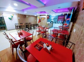 Restaurant - Hotel White Castle (Noida)